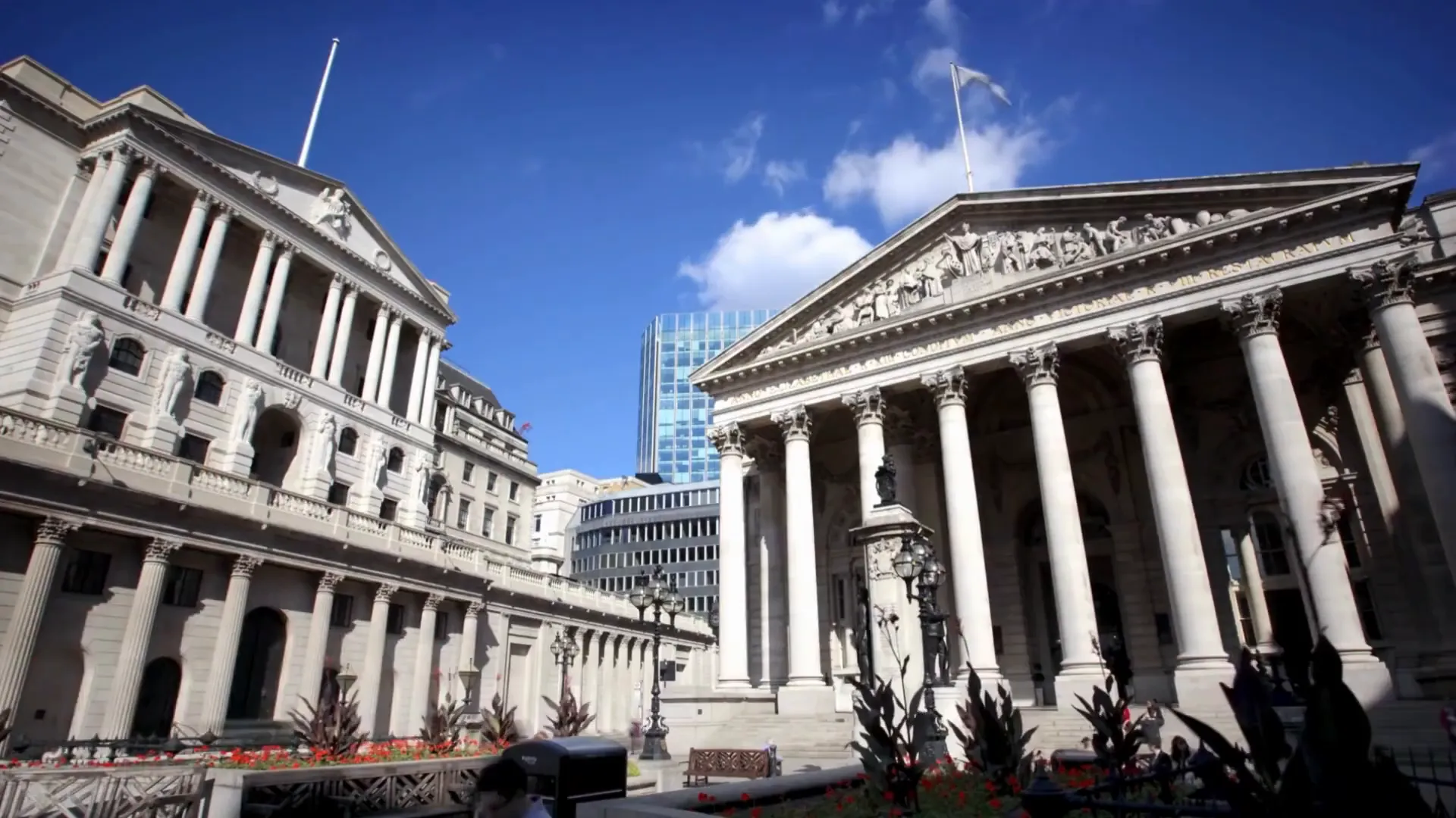 Broker working with multiple lender options